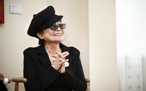 Yoko Ono sort une application iPhone