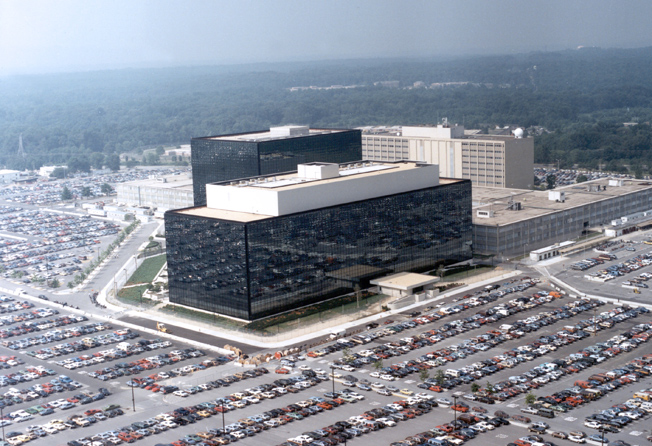 Le Gouvernement américain espionnerait ses citoyens et intercepterait leurs communications à grande échelle