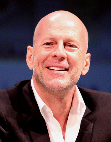 Bruce Willis voudrait attaquer Apple en justice ? Sa femme dément.